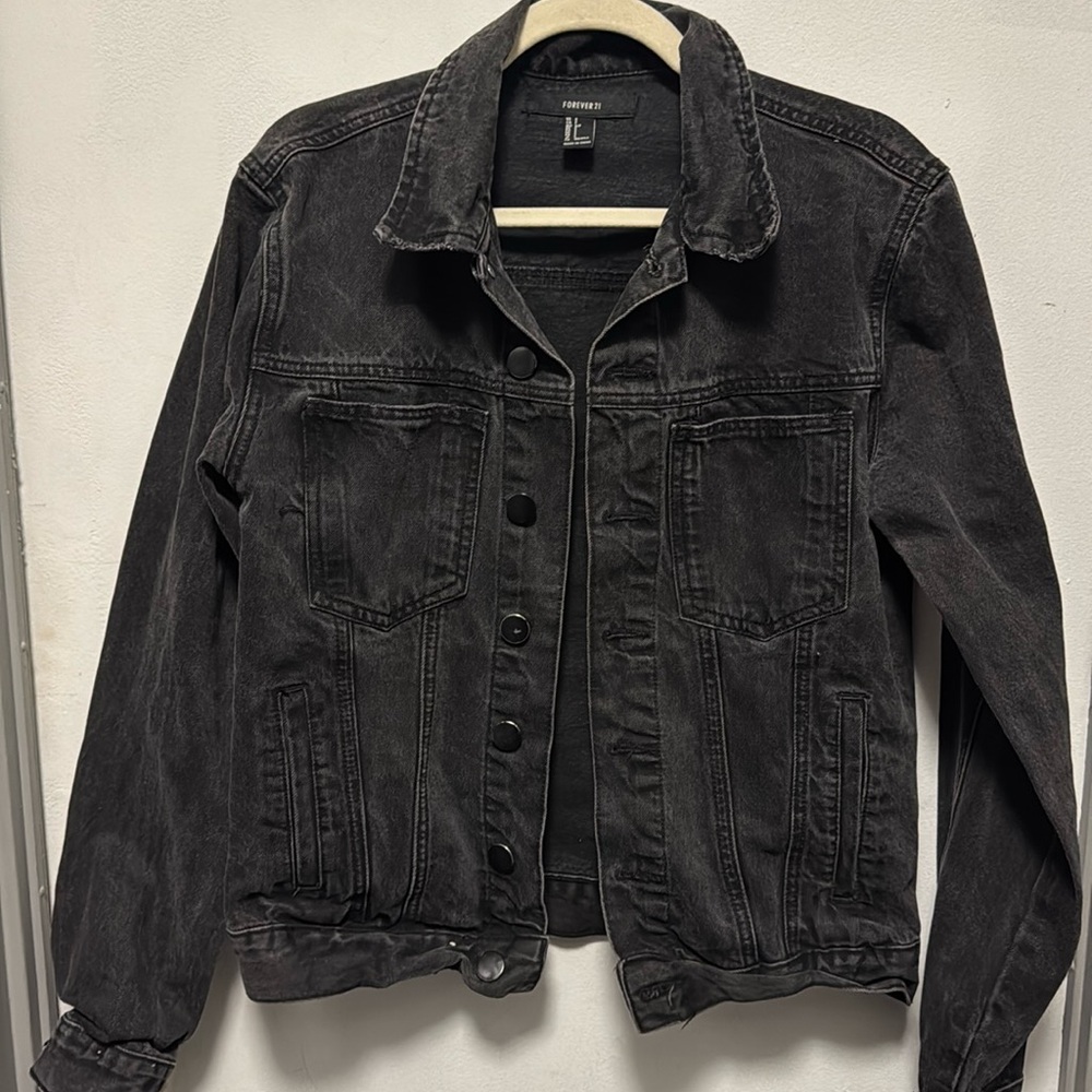 Forever 21 black denim jacket (size small)
